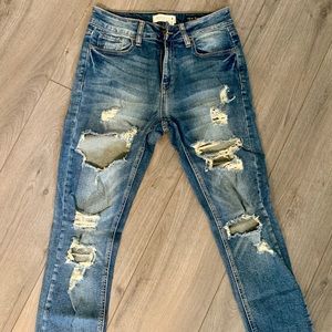 Ripped denim jean | Girlfriend Fit